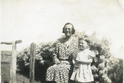 18649
