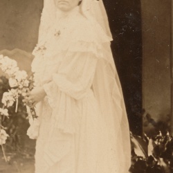 Eileen Bell nee (Moore) Heywood