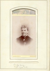 18823